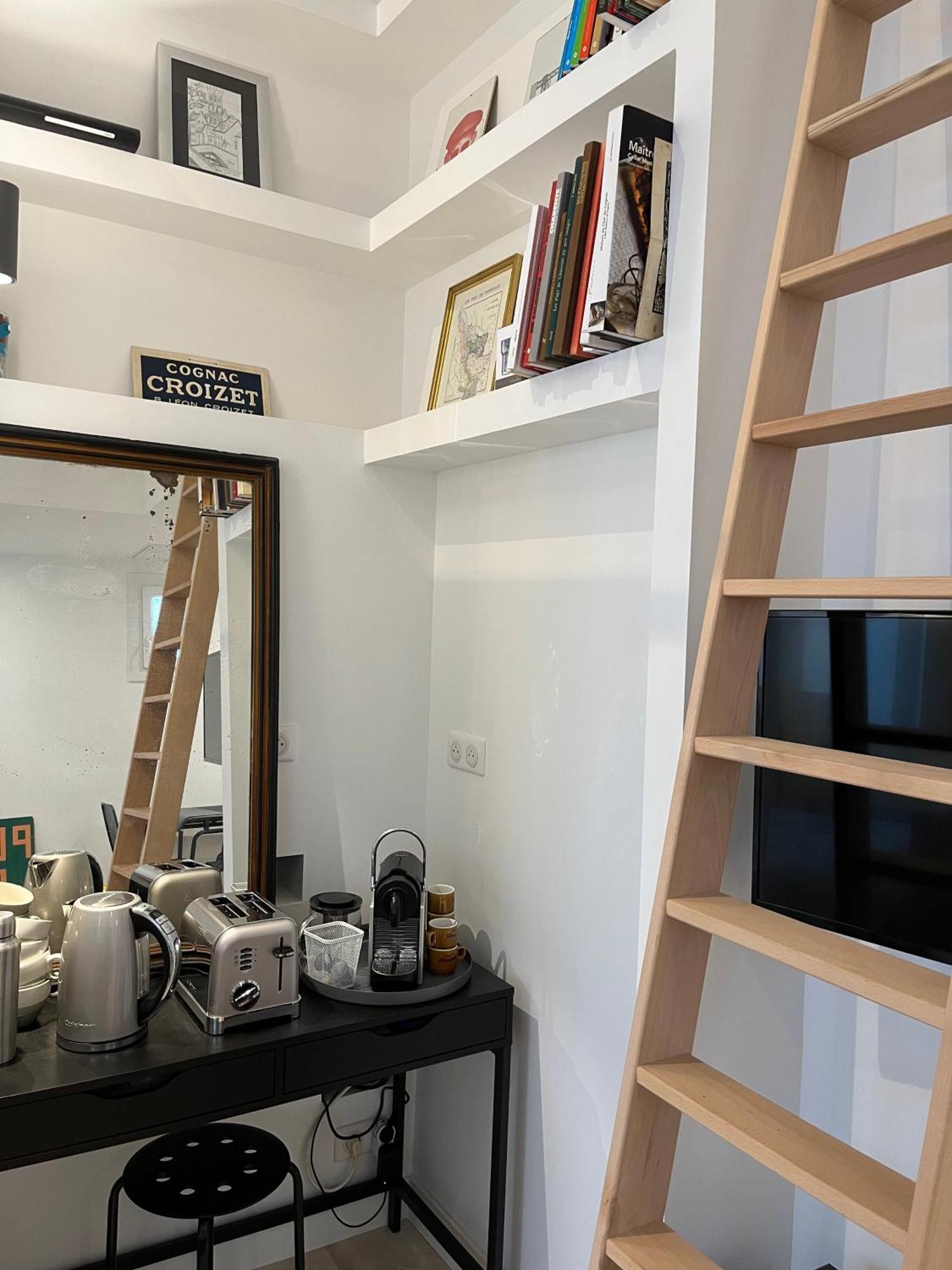 Loft Avec Terrasse Et Jardin Apartment Angouleme Bagian luar foto