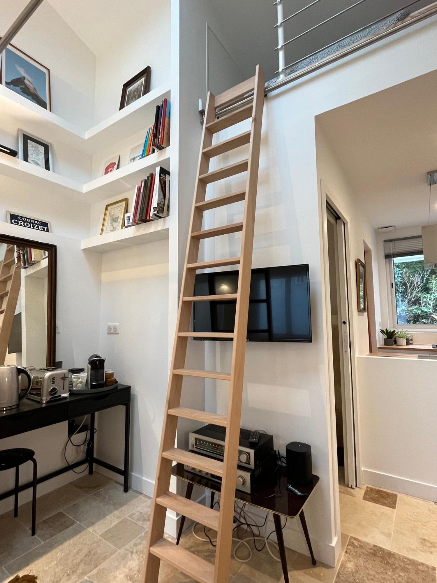 Loft Avec Terrasse Et Jardin Apartment Angouleme Bagian luar foto