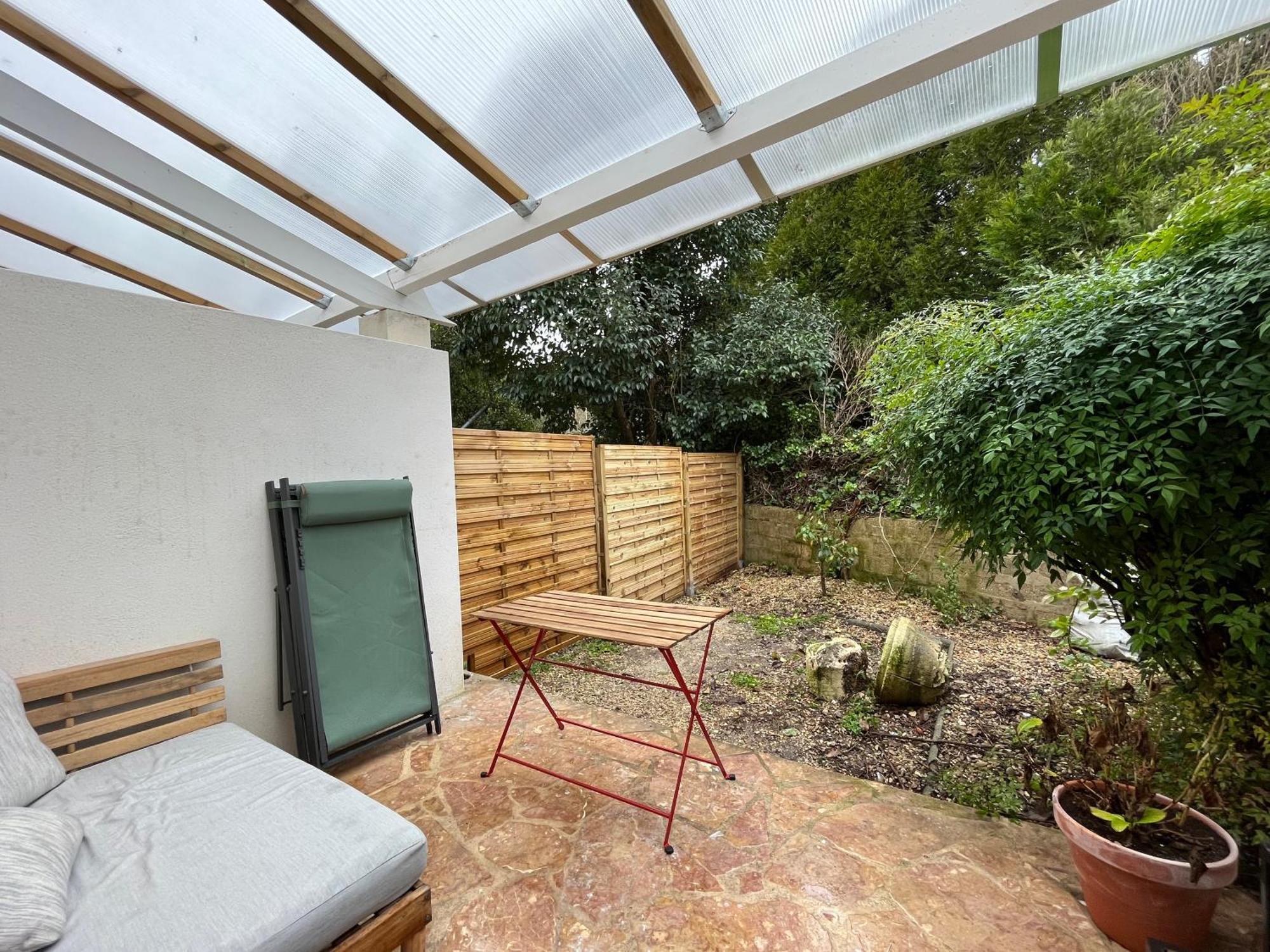 Loft Avec Terrasse Et Jardin Apartment Angouleme Bagian luar foto