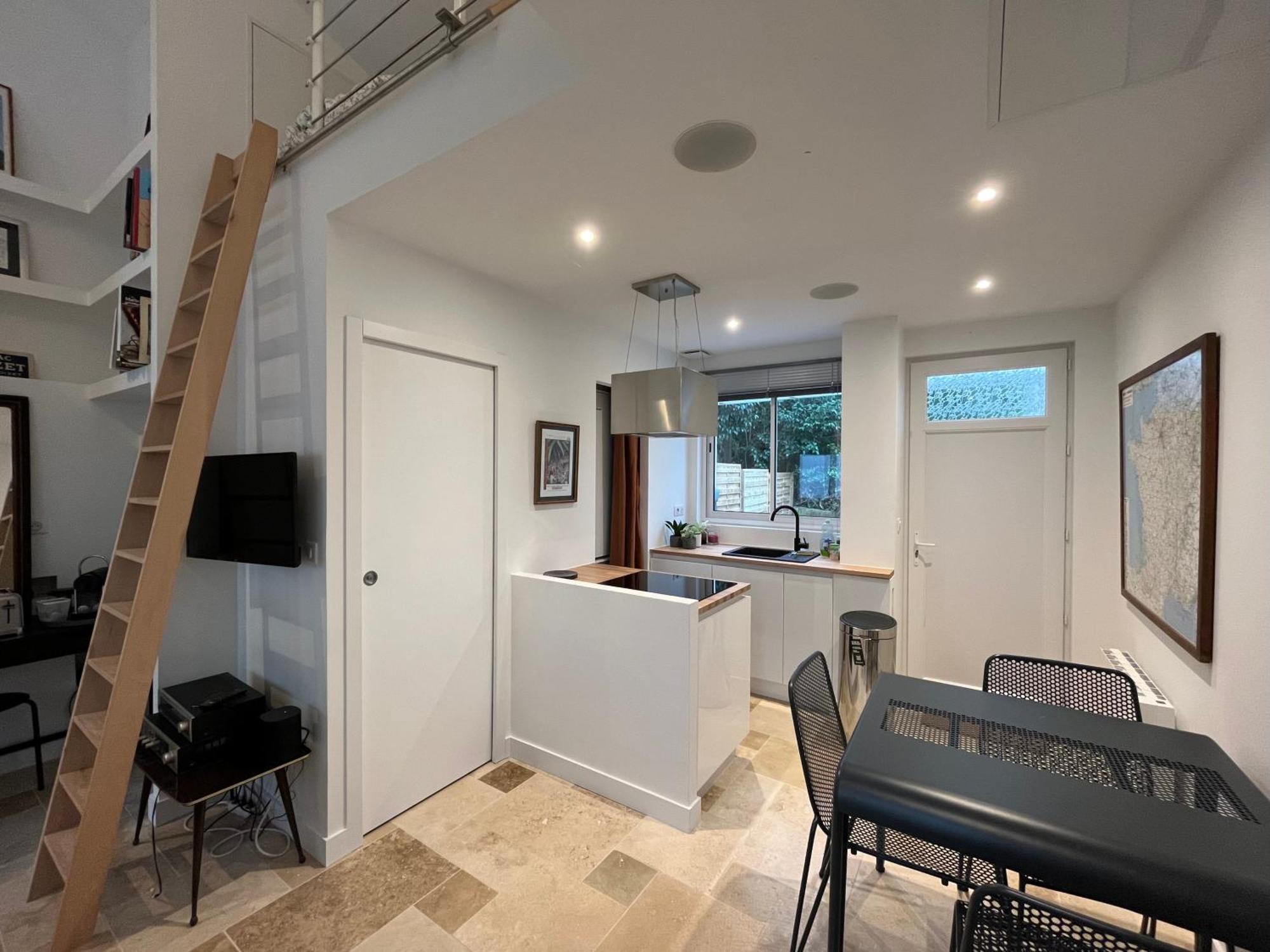 Loft Avec Terrasse Et Jardin Apartment Angouleme Bagian luar foto